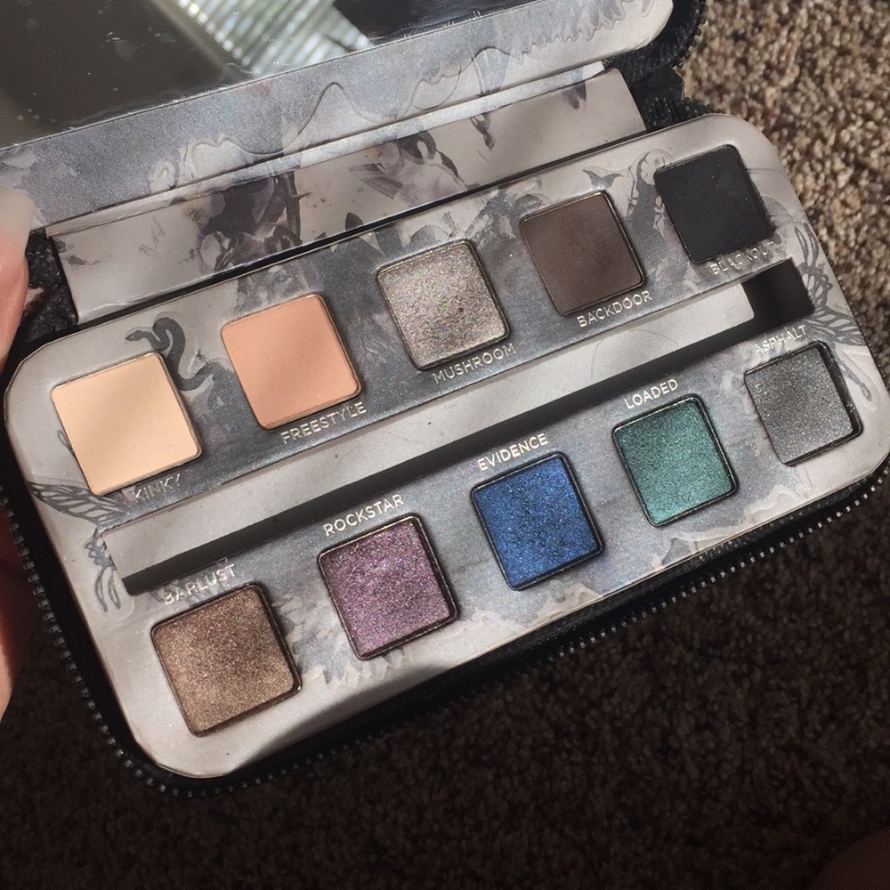 Urban decay Smokey palette